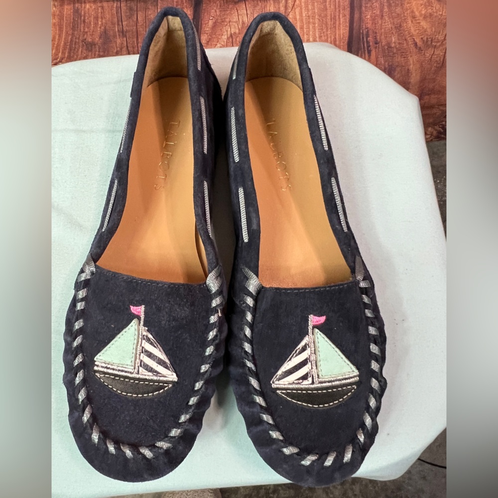 😎2 for 30. Talbots Women's Indigo Blue Everson Driving Moccasin Loafer Sailboats